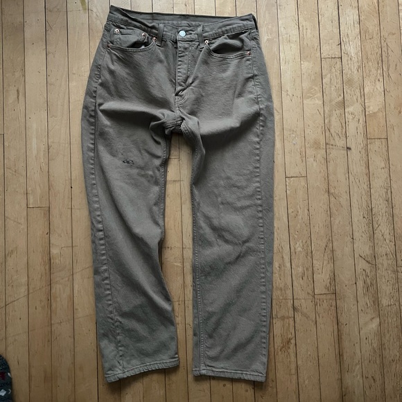 Straight Leg Levi’s - Picture 1 of 5